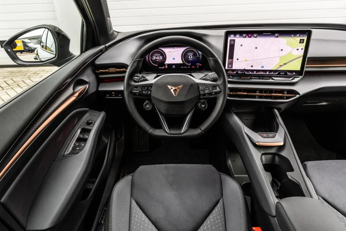 211pk Performance First Edition 56 kWh | Sennheiser | Autonome Parkeerfunctie | Sportstoelen
