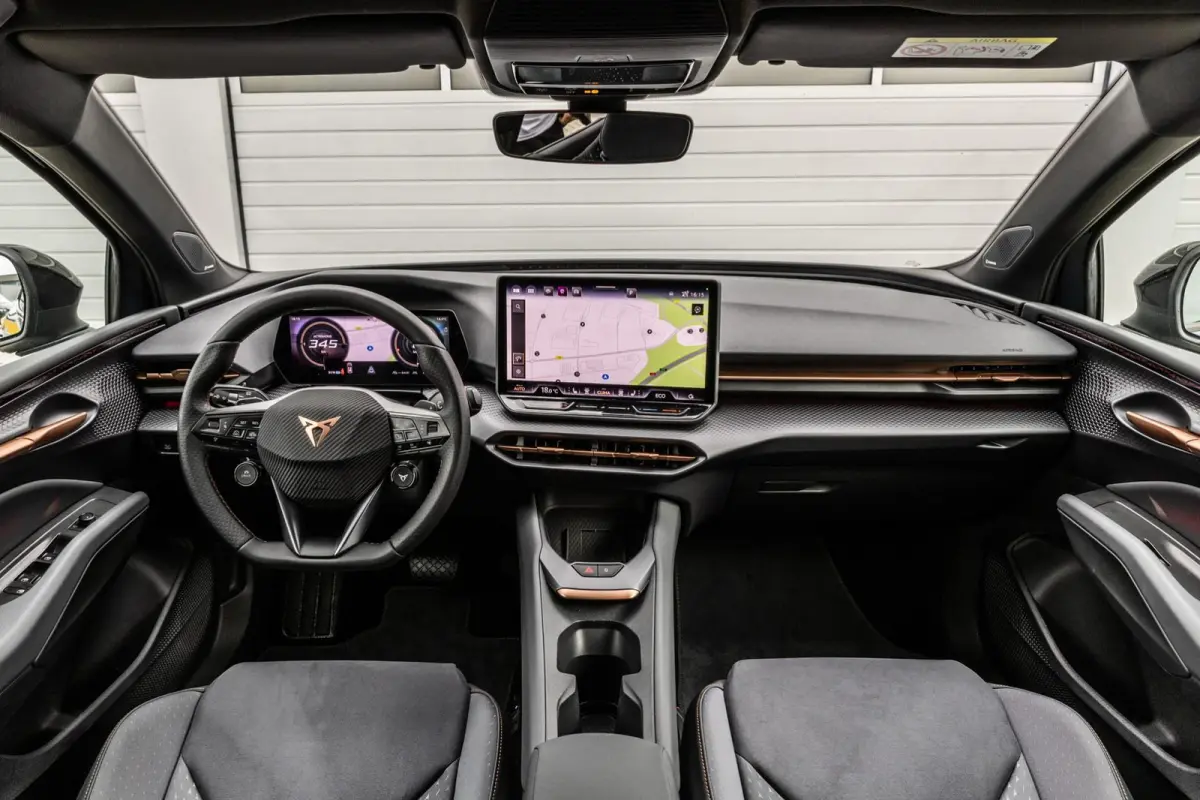 211pk Performance First Edition 56 kWh | Sennheiser | Autonome Parkeerfunctie | Sportstoelen