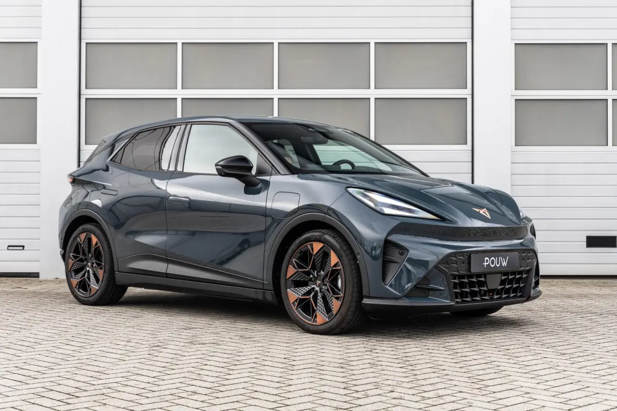 211pk Performance First Edition 56 kWh | Sennheiser | Autonome Parkeerfunctie | Sportstoelen