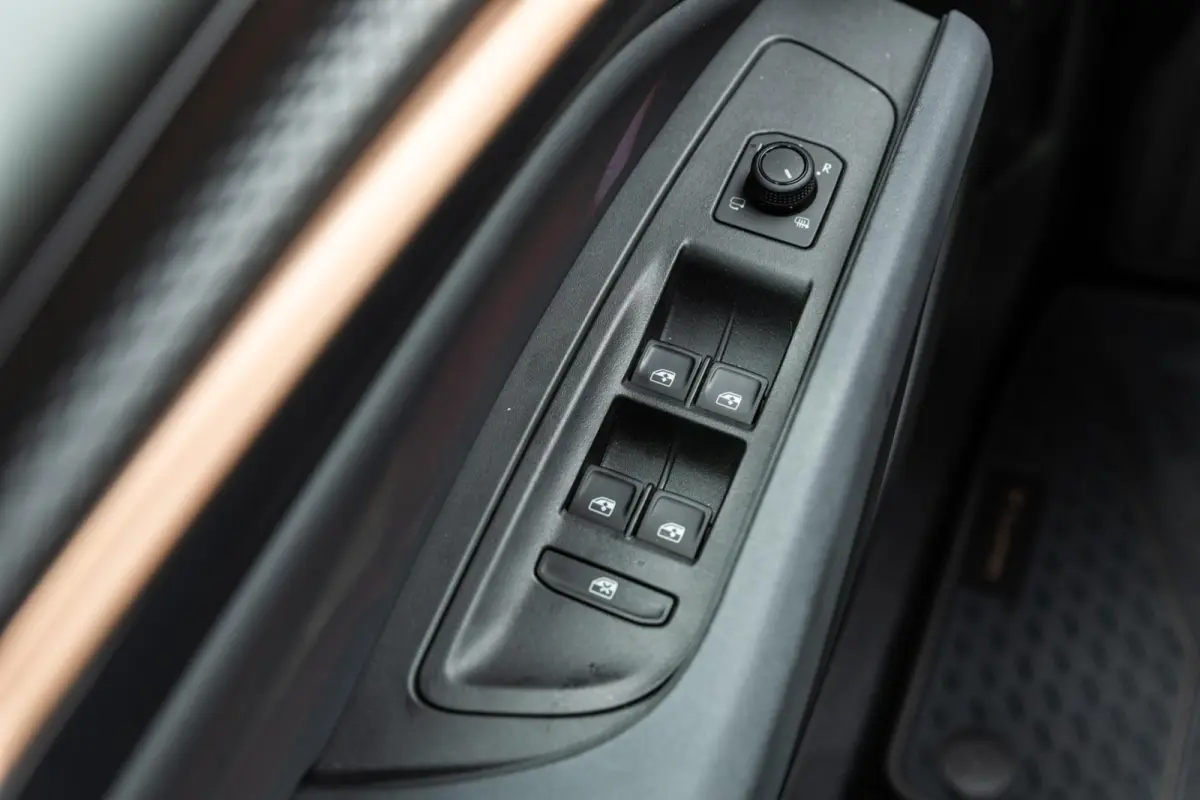 211pk Performance First Edition 56 kWh | Sennheiser | Autonome Parkeerfunctie | Sportstoelen
