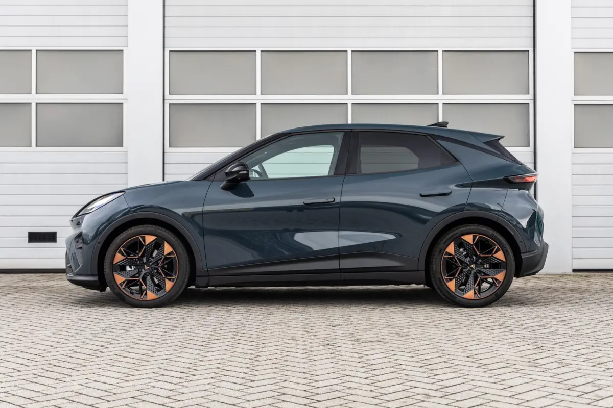 211pk Performance First Edition 56 kWh | Sennheiser | Autonome Parkeerfunctie | Sportstoelen