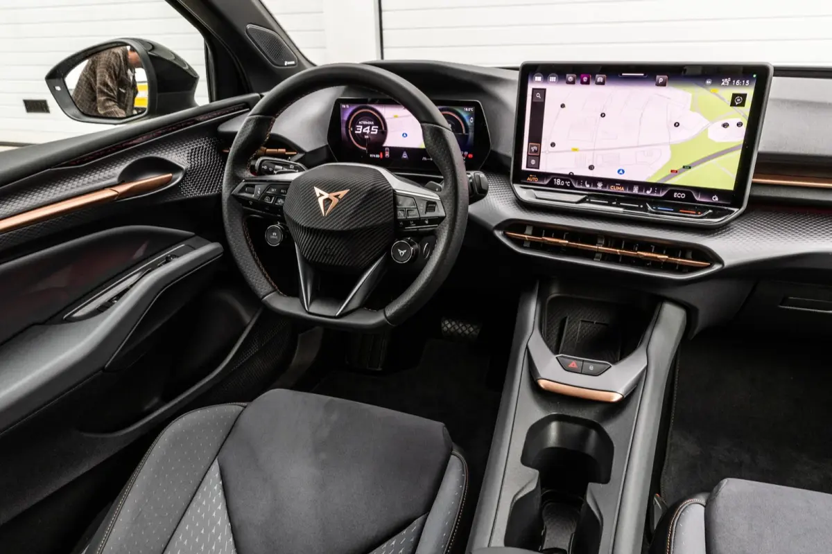 211pk Performance First Edition 56 kWh | Sennheiser | Autonome Parkeerfunctie | Sportstoelen