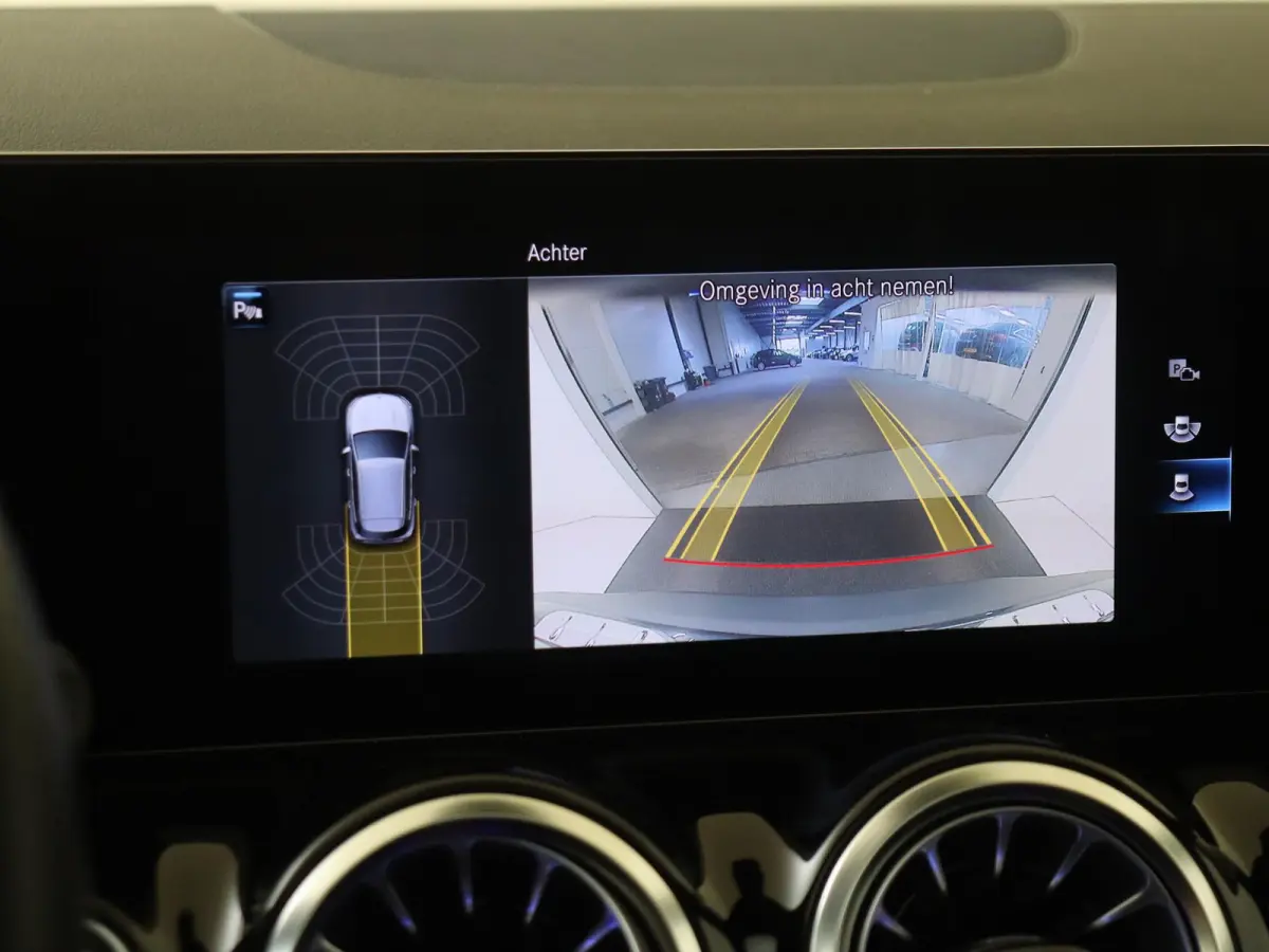 250 AMG Line 67 kWh / Panoramadak/ 19 inch/ Night/ Sfeerverlichting/