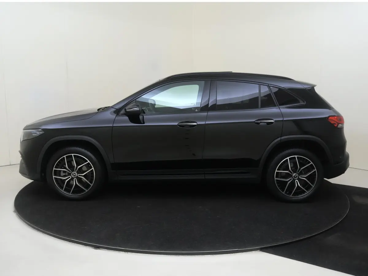 250 AMG Line 67 kWh / Panoramadak/ 19 inch/ Night/ Sfeerverlichting/