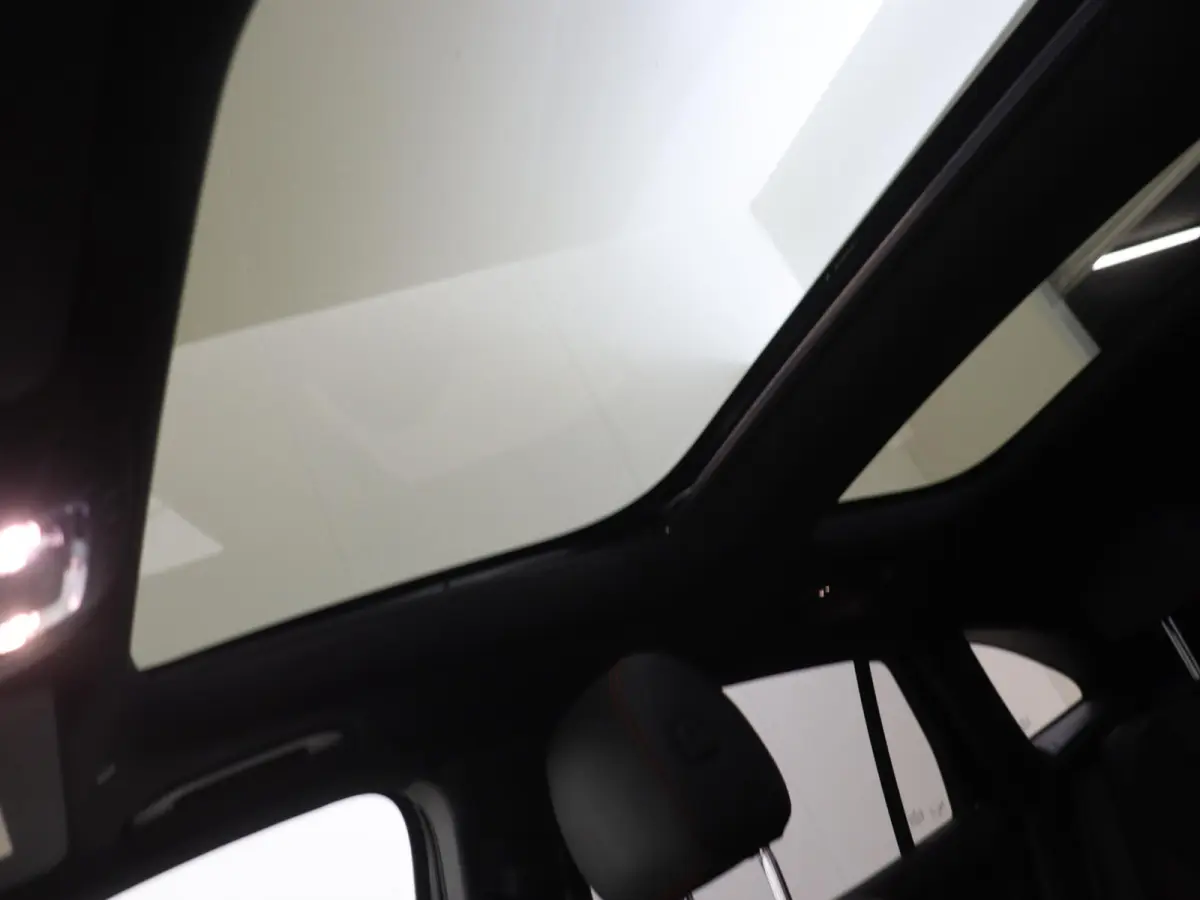 250 AMG Line 67 kWh / Panoramadak/ 19 inch/ Night/ Sfeerverlichting/