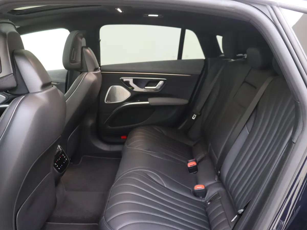 450+ Luxury Line 108 kWh / Panoramadak/ 22 inch/ Burmester 3D/