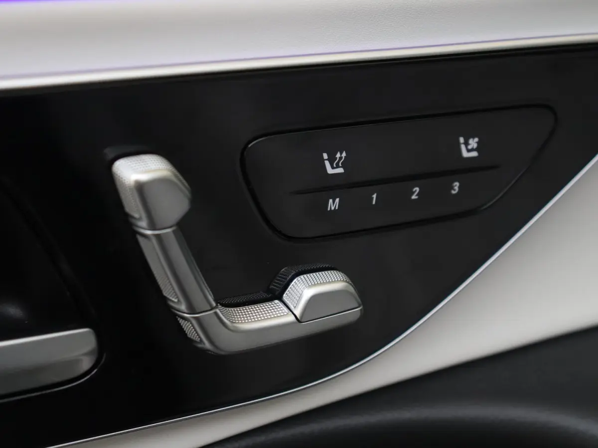 300 de 4MATIC All-Terrain / Premium Plus/ 20 inch/ AIRMATIC/ Burmester 4D/ SUPERSCREEN/ Nappa