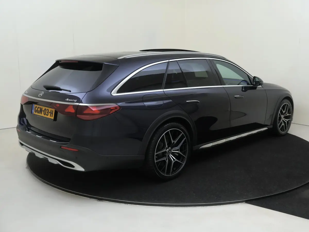 300 de 4MATIC All-Terrain / Premium Plus/ 20 inch/ AIRMATIC/ Burmester 4D/ SUPERSCREEN/ Nappa