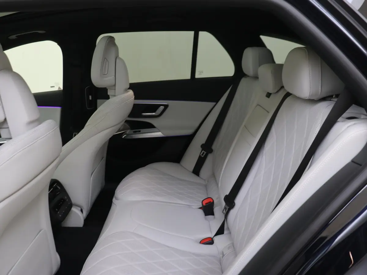 300 de 4MATIC All-Terrain / Premium Plus/ 20 inch/ AIRMATIC/ Burmester 4D/ SUPERSCREEN/ Nappa