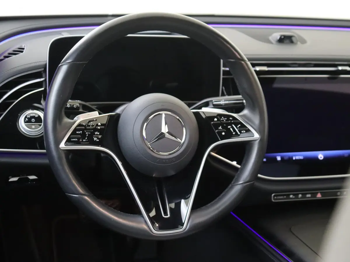 300 de 4MATIC All-Terrain / Premium Plus/ 20 inch/ AIRMATIC/ Burmester 4D/ SUPERSCREEN/ Nappa