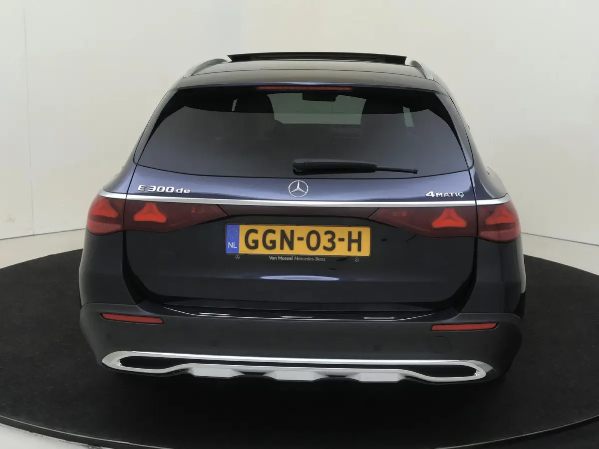 300 de 4MATIC All-Terrain / Premium Plus/ 20 inch/ AIRMATIC/ Burmester 4D/ SUPERSCREEN/ Nappa