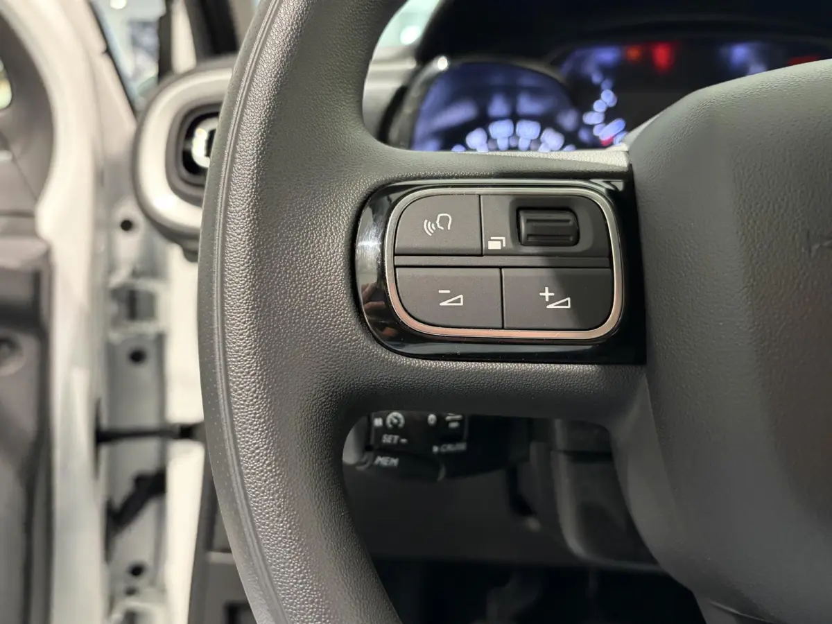 C-Series - LAGE KM STAND - CRUISE CONTROL - AIRCO