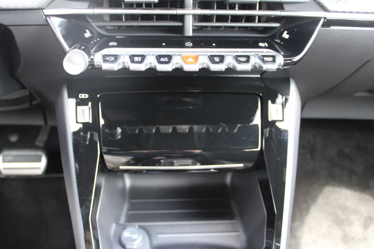 1.2 Hybrid 145 GT | Active Safety Brake met camera en radar (automatisch noodremsysteem) met Distance Alert (waarschuwing dreigende aanrijding) | Advanced Active Safety Brake met camera en r