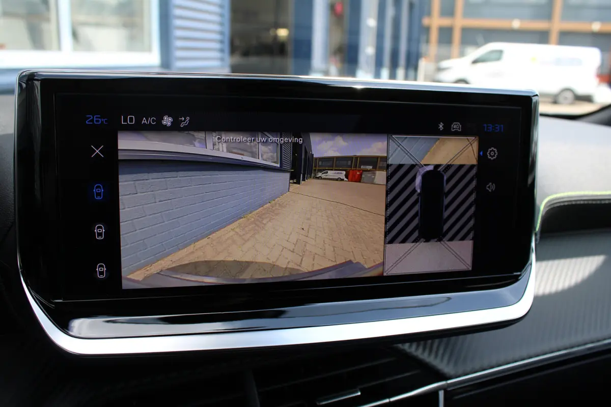 1.2 Hybrid 145 GT | Active Safety Brake met camera en radar (automatisch noodremsysteem) met Distance Alert (waarschuwing dreigende aanrijding) | Advanced Active Safety Brake met camera en r
