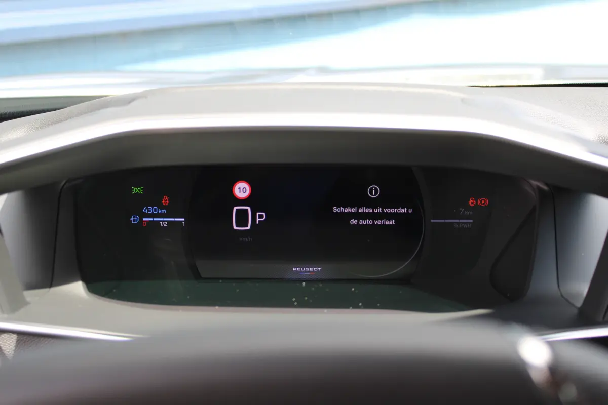 1.2 Hybrid 145 GT | Active Safety Brake met camera en radar (automatisch noodremsysteem) met Distance Alert (waarschuwing dreigende aanrijding) | Advanced Active Safety Brake met camera en r