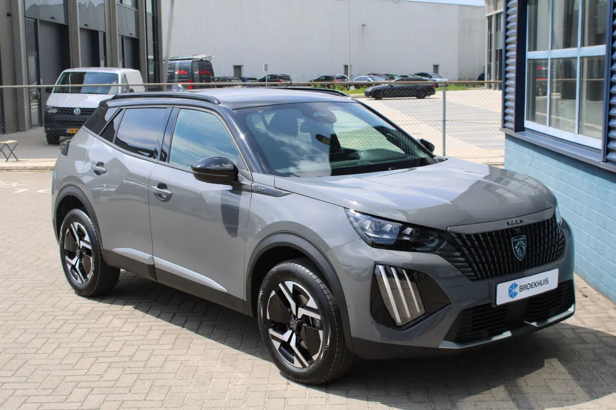 1.2 Hybrid 145 GT | Active Safety Brake met camera en radar (automatisch noodremsysteem) met Distance Alert (waarschuwing dreigende aanrijding) | Advanced Active Safety Brake met camera en r