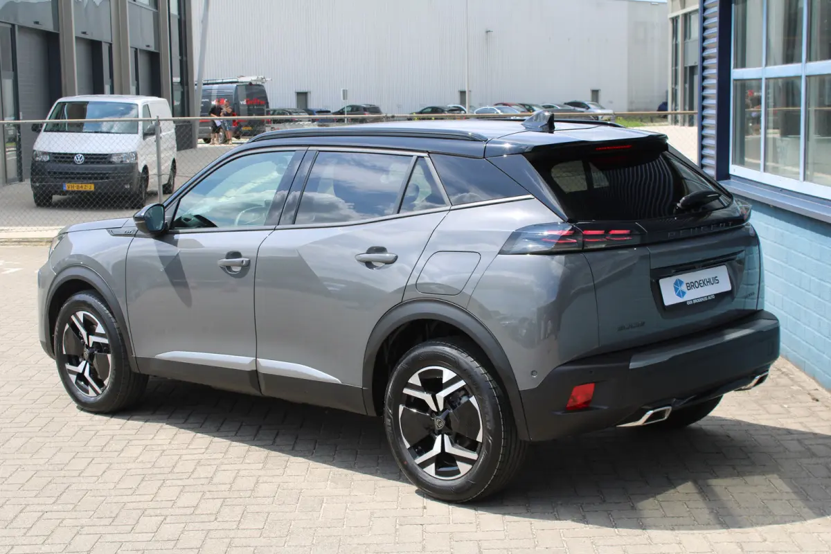 1.2 Hybrid 145 GT | Active Safety Brake met camera en radar (automatisch noodremsysteem) met Distance Alert (waarschuwing dreigende aanrijding) | Advanced Active Safety Brake met camera en r