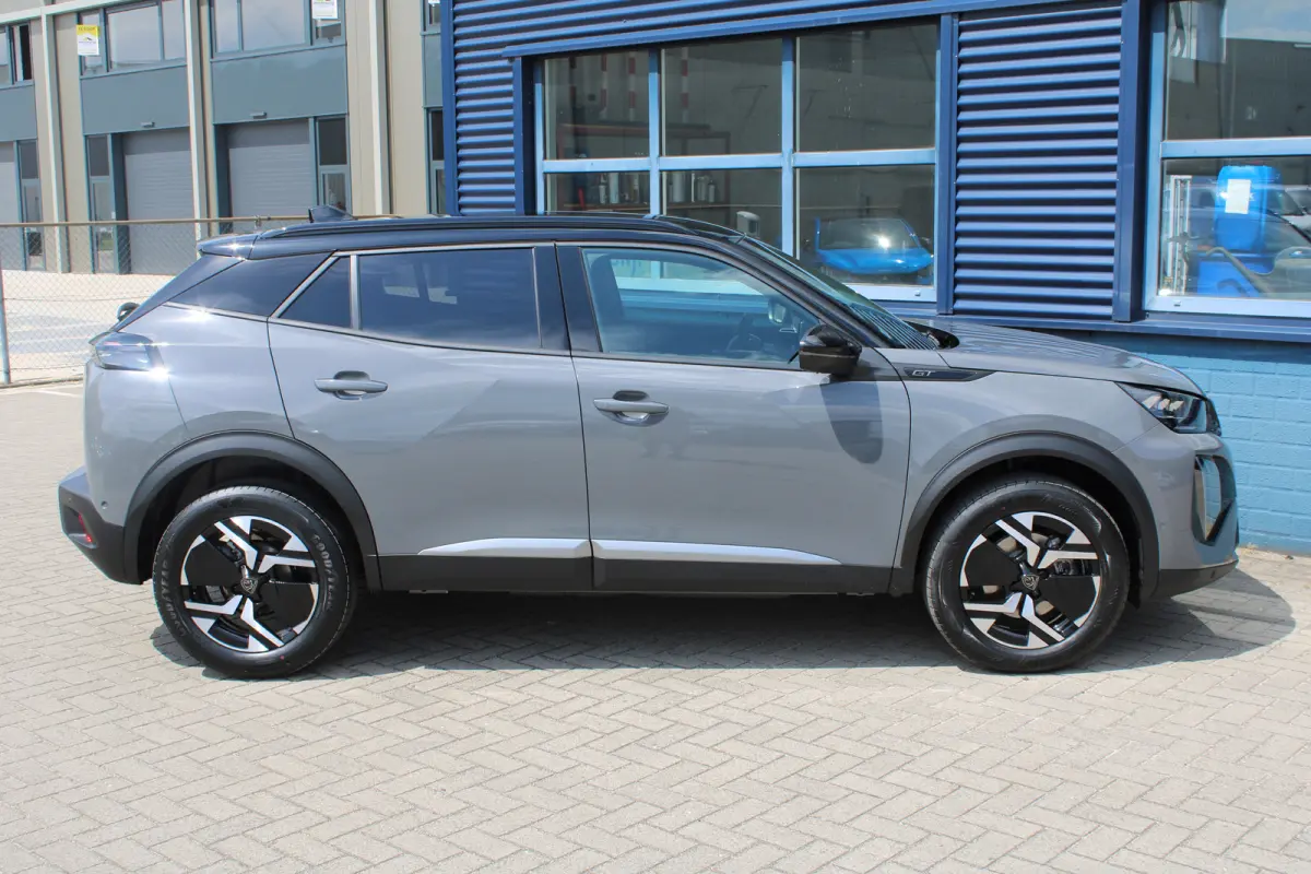 1.2 Hybrid 145 GT | Active Safety Brake met camera en radar (automatisch noodremsysteem) met Distance Alert (waarschuwing dreigende aanrijding) | Advanced Active Safety Brake met camera en r