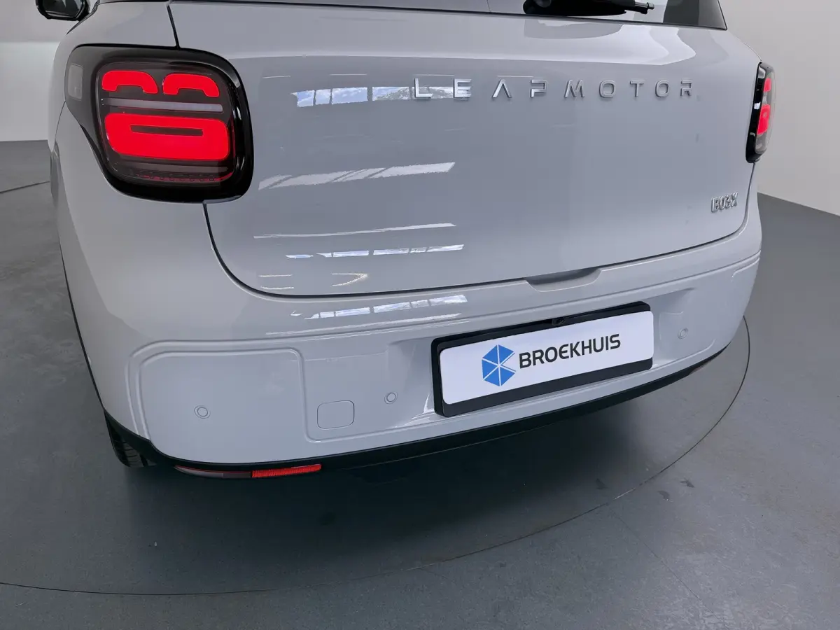 ProMax Design 53 kWh | Carplay | Adaptieve Cruise Control | Keyless | Led-verlichting | 18" Lichtmetalen Velgen | Parkeersensoren voor & achter | Rondomzicht camera