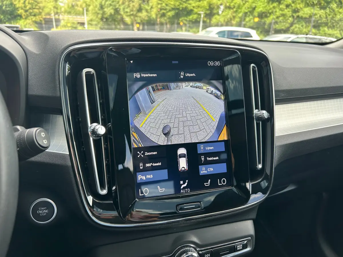2.0 T5 AWD Intro Edition | Pano | Trekhaak | Pilot Assist | Harman/Kardon | Memory | 360 camera |