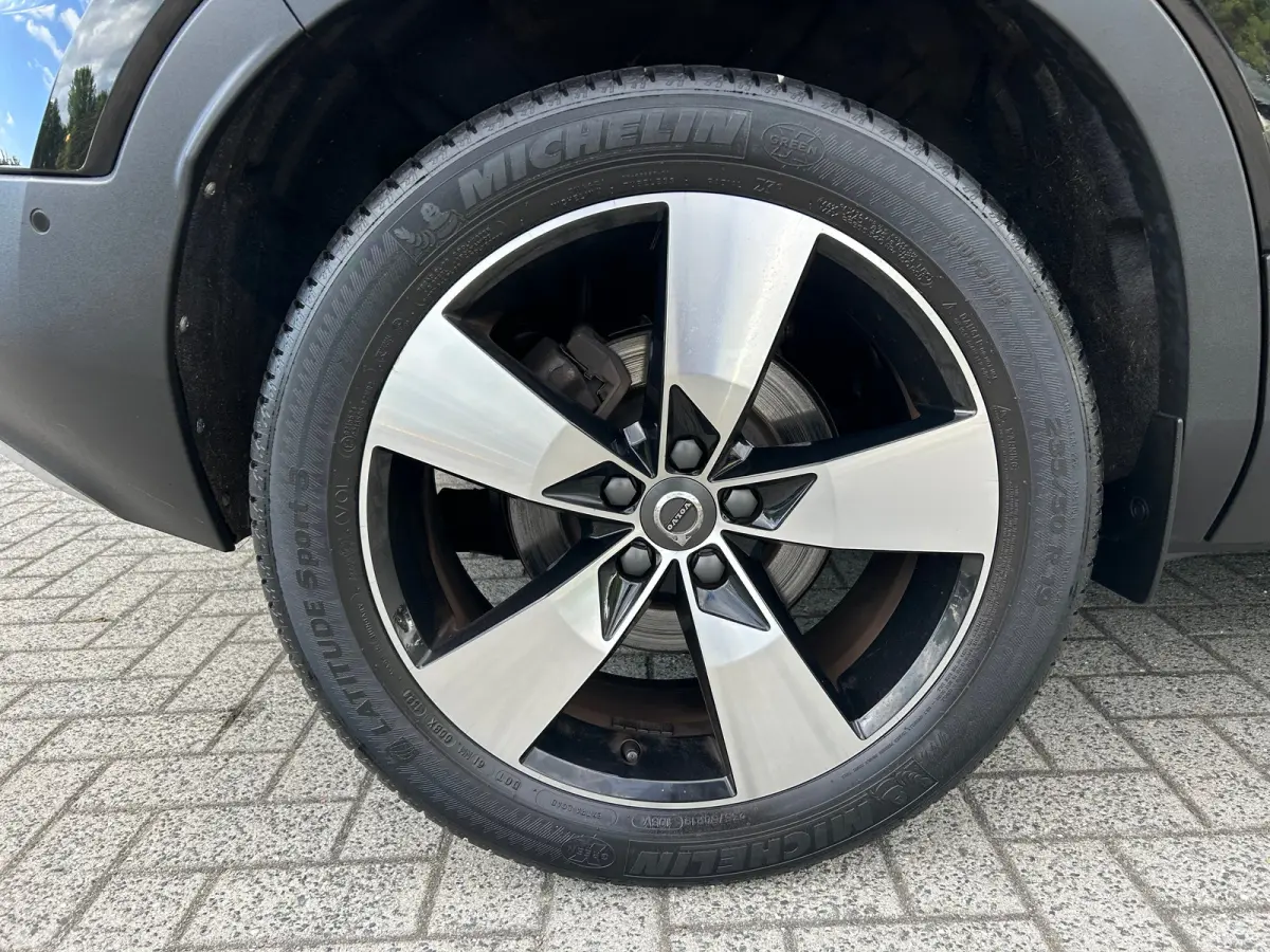 2.0 T5 AWD Intro Edition | Pano | Trekhaak | Pilot Assist | Harman/Kardon | Memory | 360 camera |