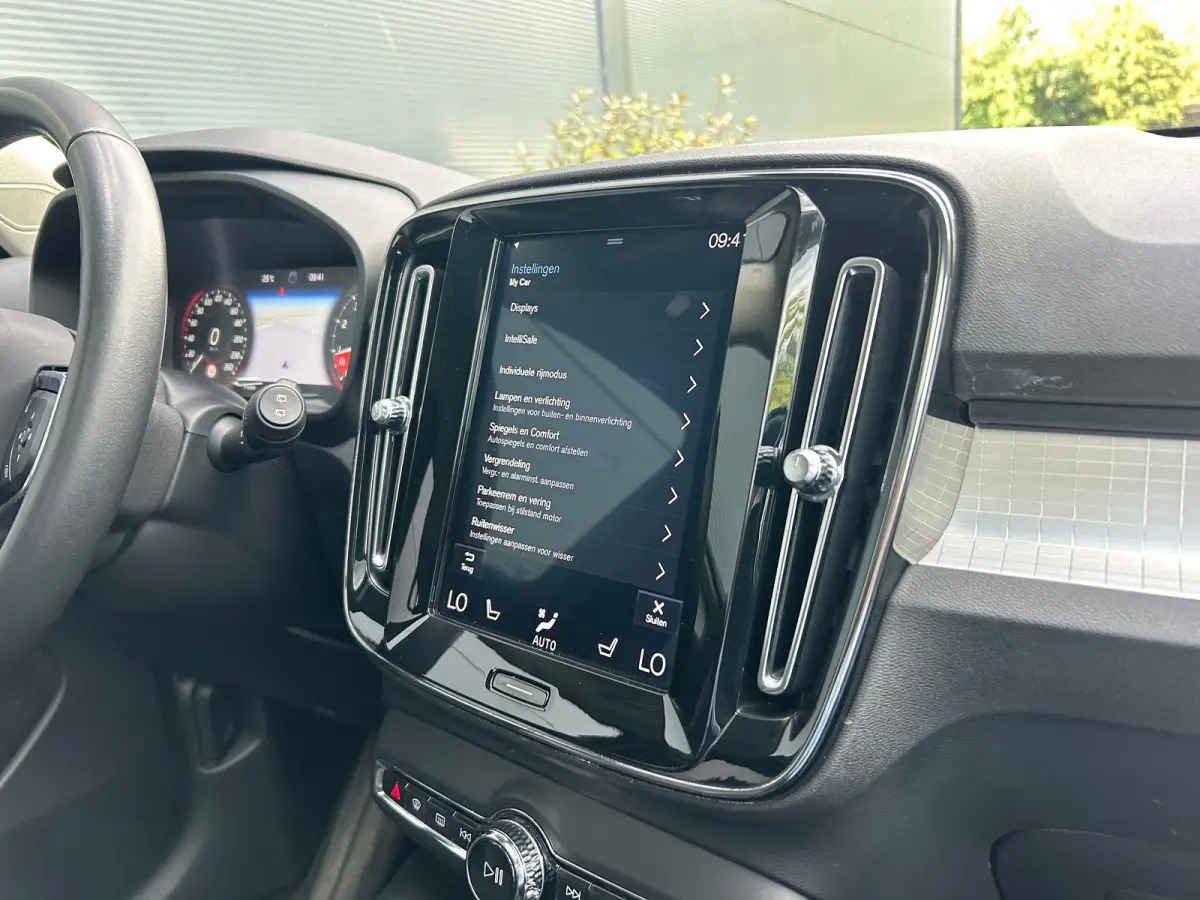 2.0 T5 AWD Intro Edition | Pano | Trekhaak | Pilot Assist | Harman/Kardon | Memory | 360 camera |