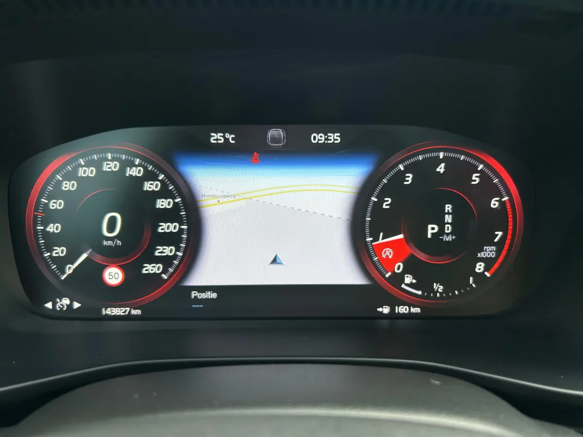 2.0 T5 AWD Intro Edition | Pano | Trekhaak | Pilot Assist | Harman/Kardon | Memory | 360 camera |
