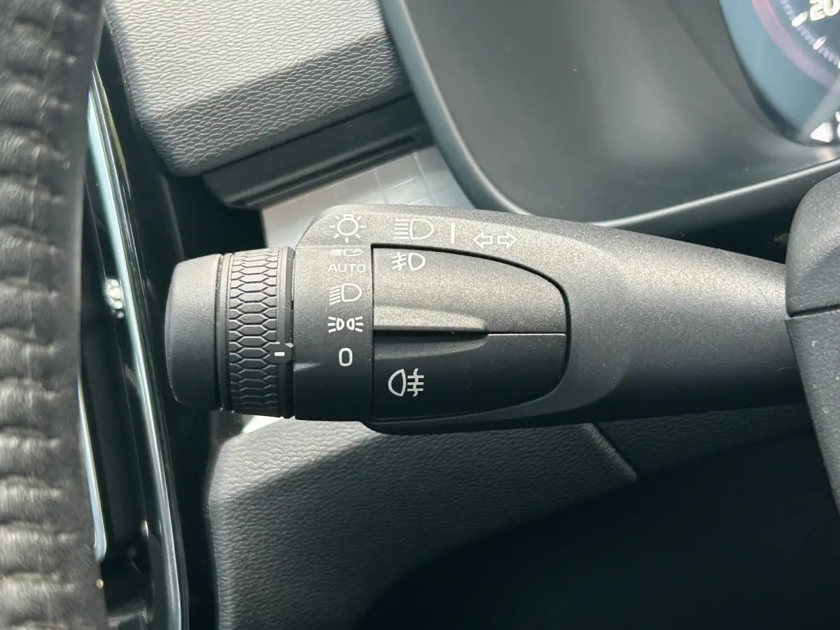 2.0 T5 AWD Intro Edition | Pano | Trekhaak | Pilot Assist | Harman/Kardon | Memory | 360 camera |