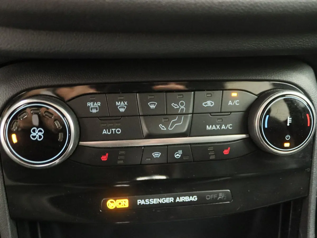 1.0 EcoBoost ST-Line X | Automaat | Apple Carplay/Android Auto | Winter Pakket | Camera | Adaptieve Cruise Control |