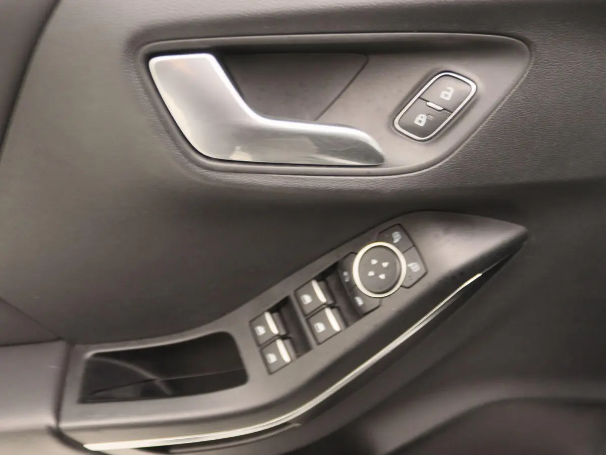 1.0 EcoBoost ST-Line X | Automaat | Apple Carplay/Android Auto | Winter Pakket | Camera | Adaptieve Cruise Control |