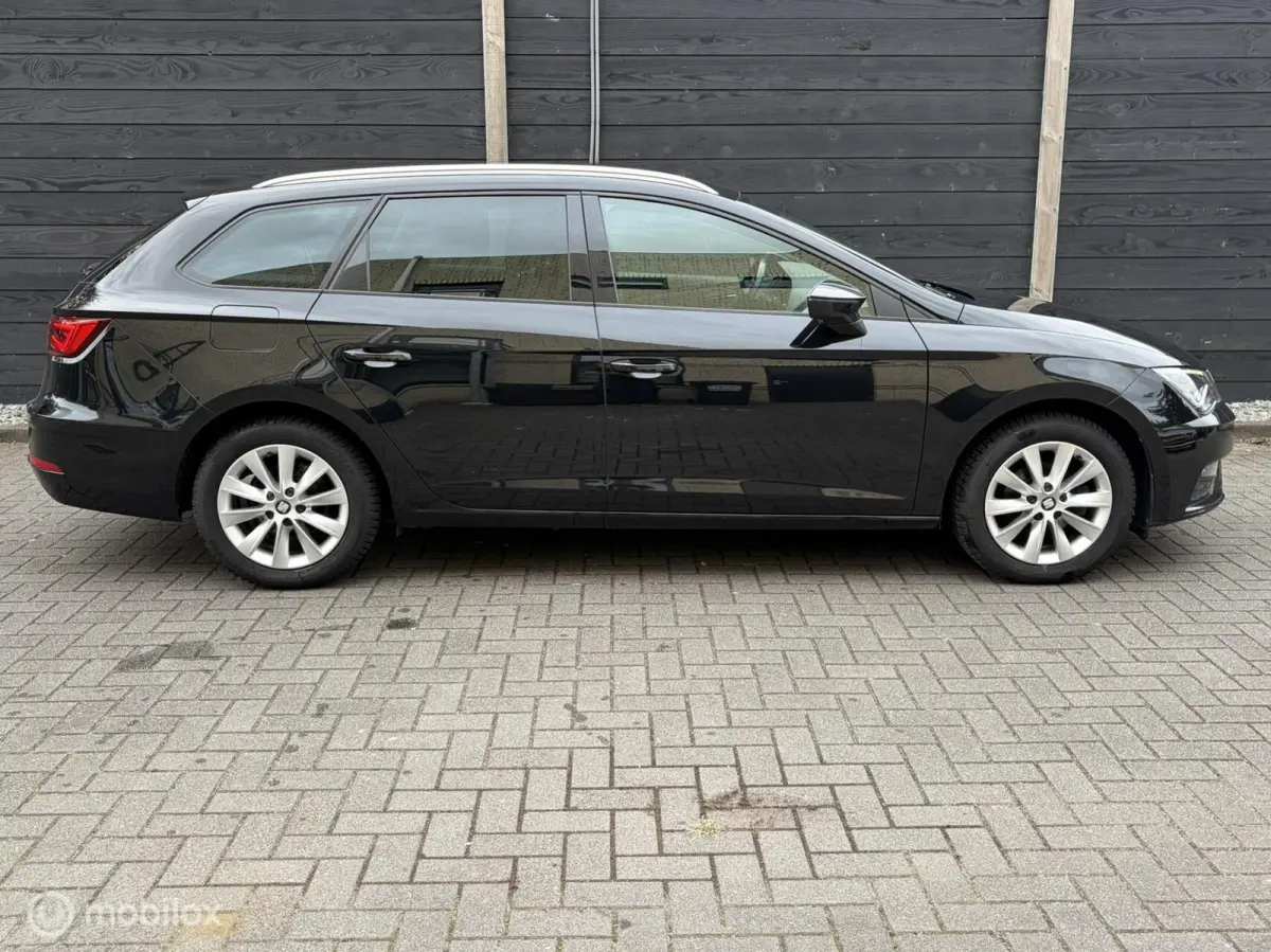 1.0 TSI 115 PK Style Bus. LED koplampen / FM nav / Carplay