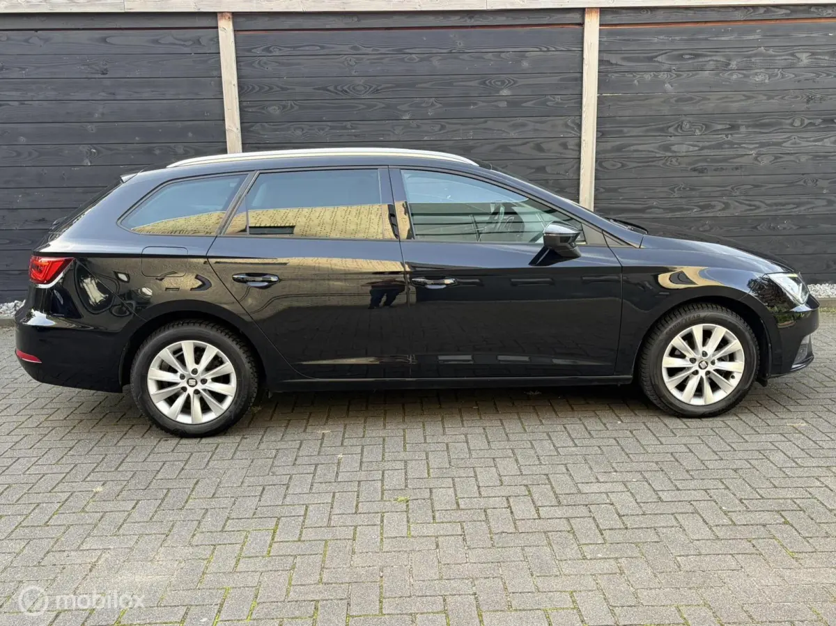 1.0 TSI 115 PK Style Bus. LED koplampen / FM nav / Carplay
