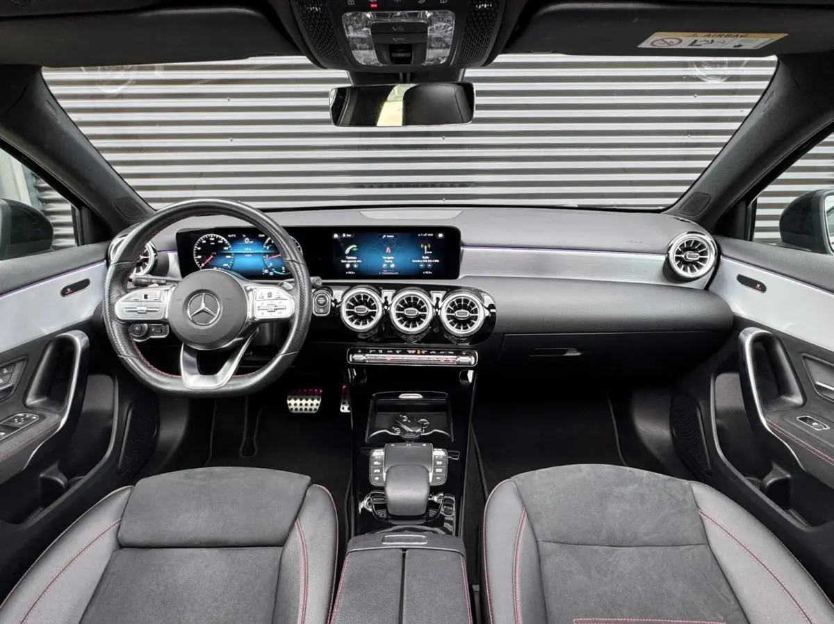 180 AMG|Pano|Ambient Lights|Night|Camera|CarPlay|Etc