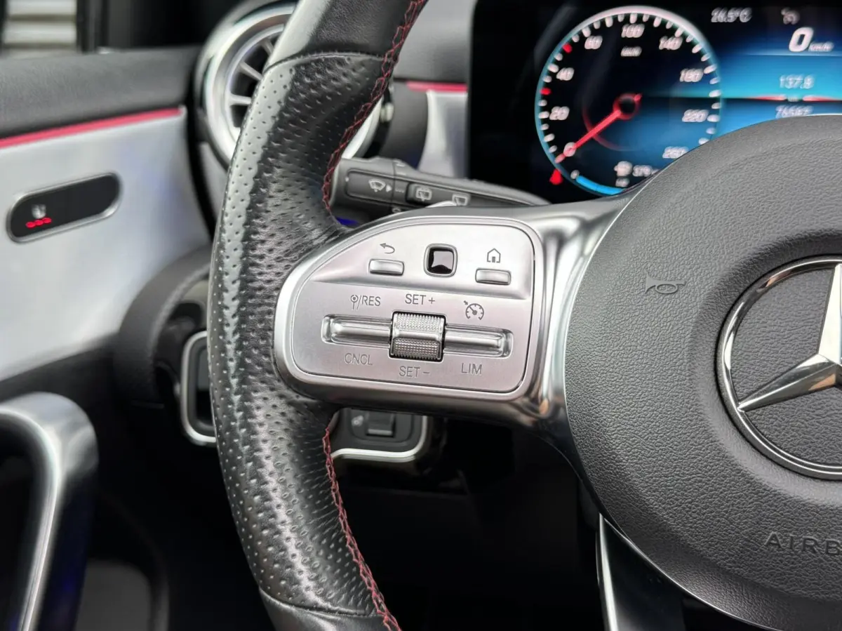 180 AMG|Pano|Ambient Lights|Night|Camera|CarPlay|Etc