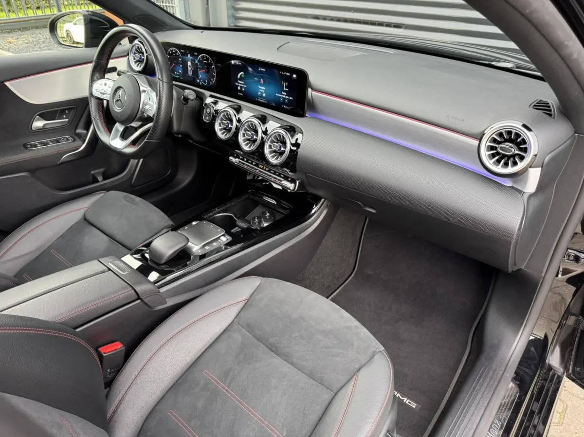 180 AMG|Pano|Ambient Lights|Night|Camera|CarPlay|Etc
