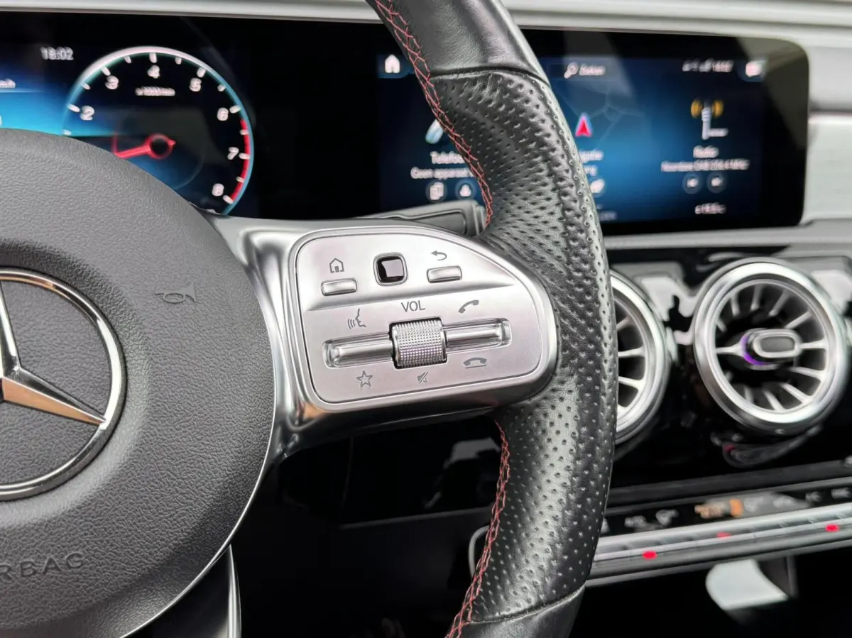 180 AMG|Pano|Ambient Lights|Night|Camera|CarPlay|Etc