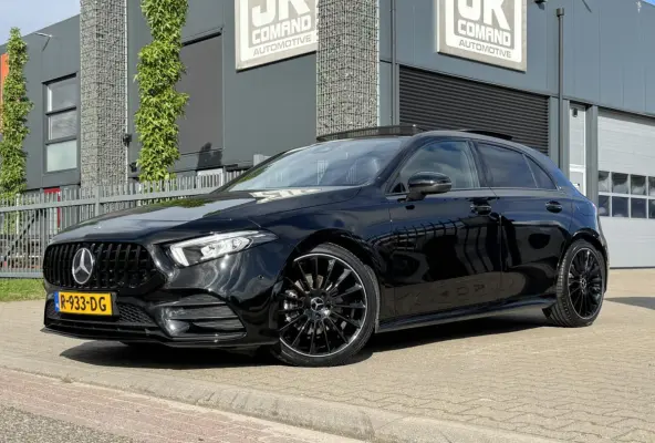 180 AMG|Pano|Ambient Lights|Night|Camera|CarPlay|Etc