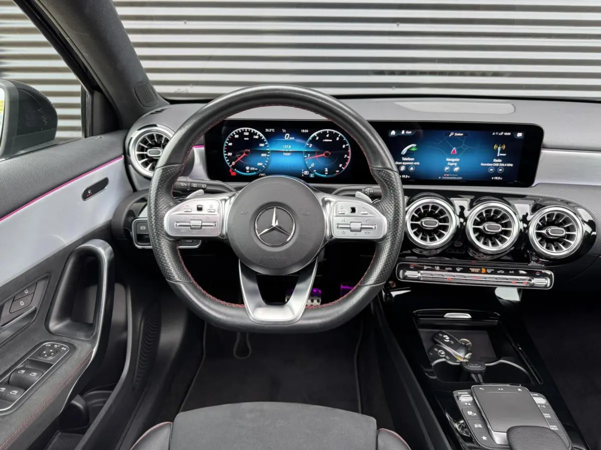 180 AMG|Pano|Ambient Lights|Night|Camera|CarPlay|Etc