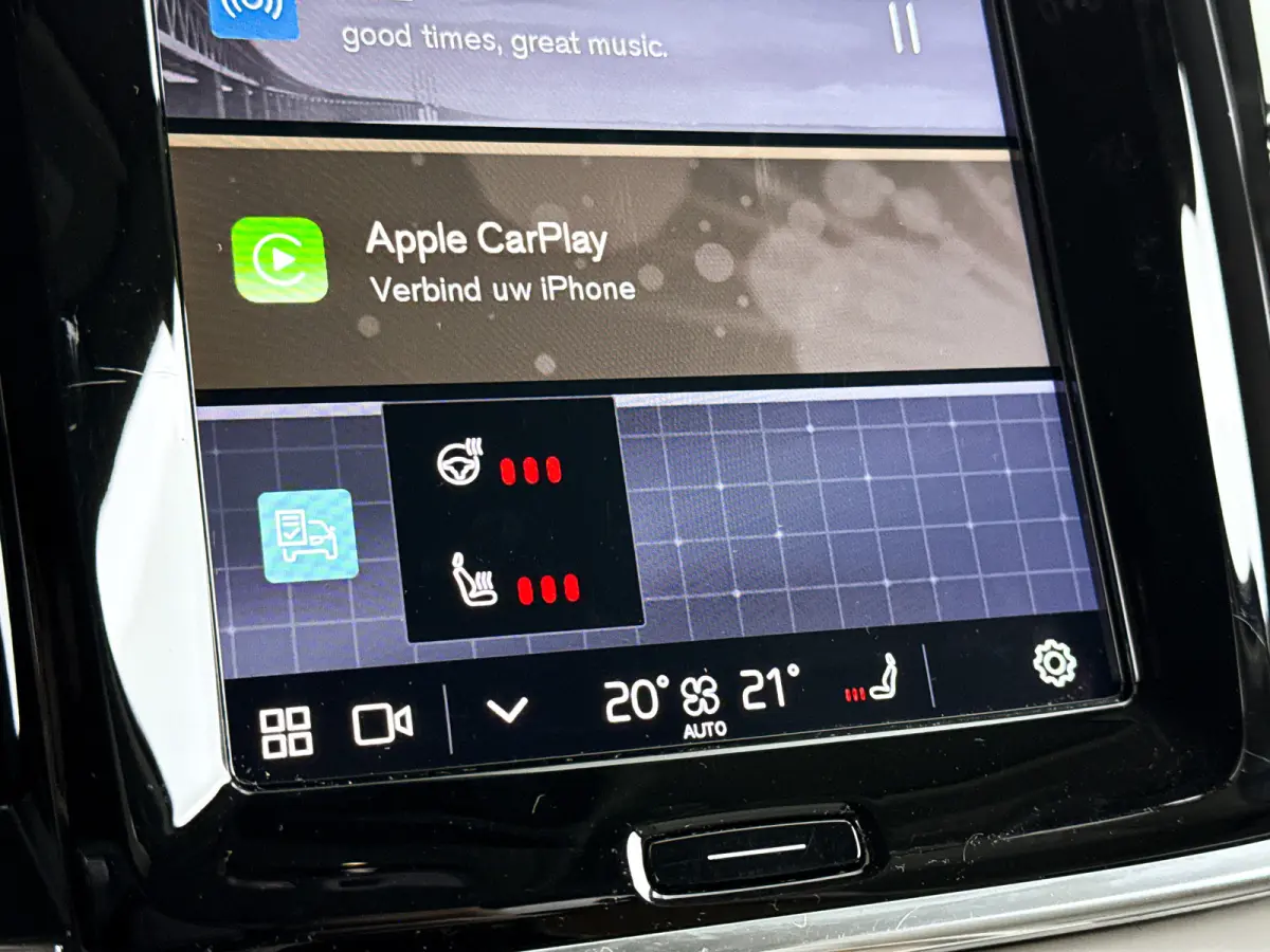 B4 Momentum Business | Parkeercamera | Stoel- en Stuurverwarming | Trekhaak | Google infotainment