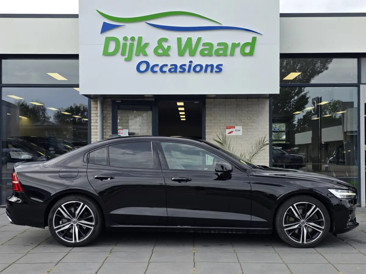 2.0 Recharge T8 AWD R-Design Plug-in hybrid – 390 pk – Pano – Leder