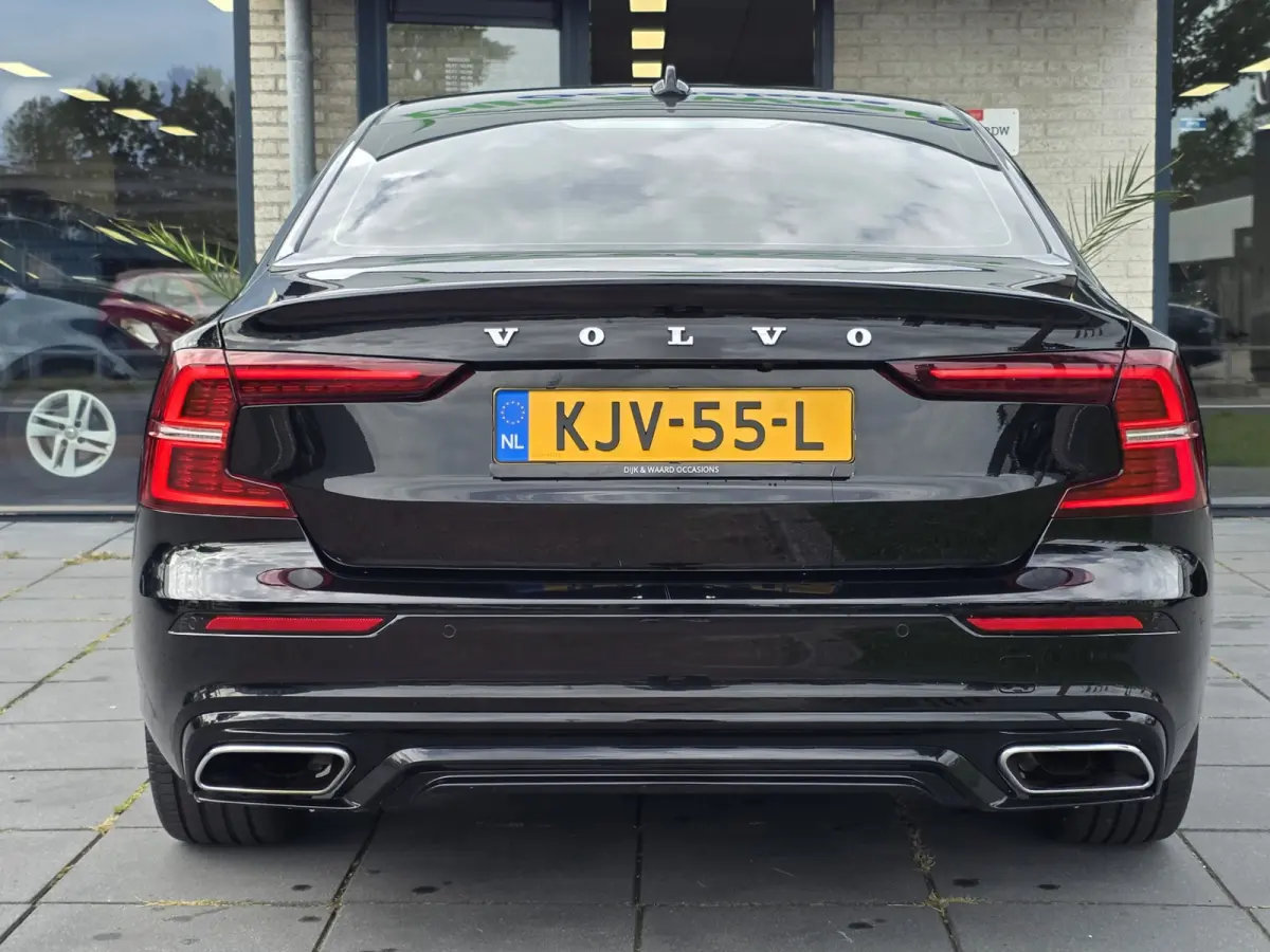 2.0 Recharge T8 AWD R-Design Plug-in hybrid – 390 pk – Pano – Leder