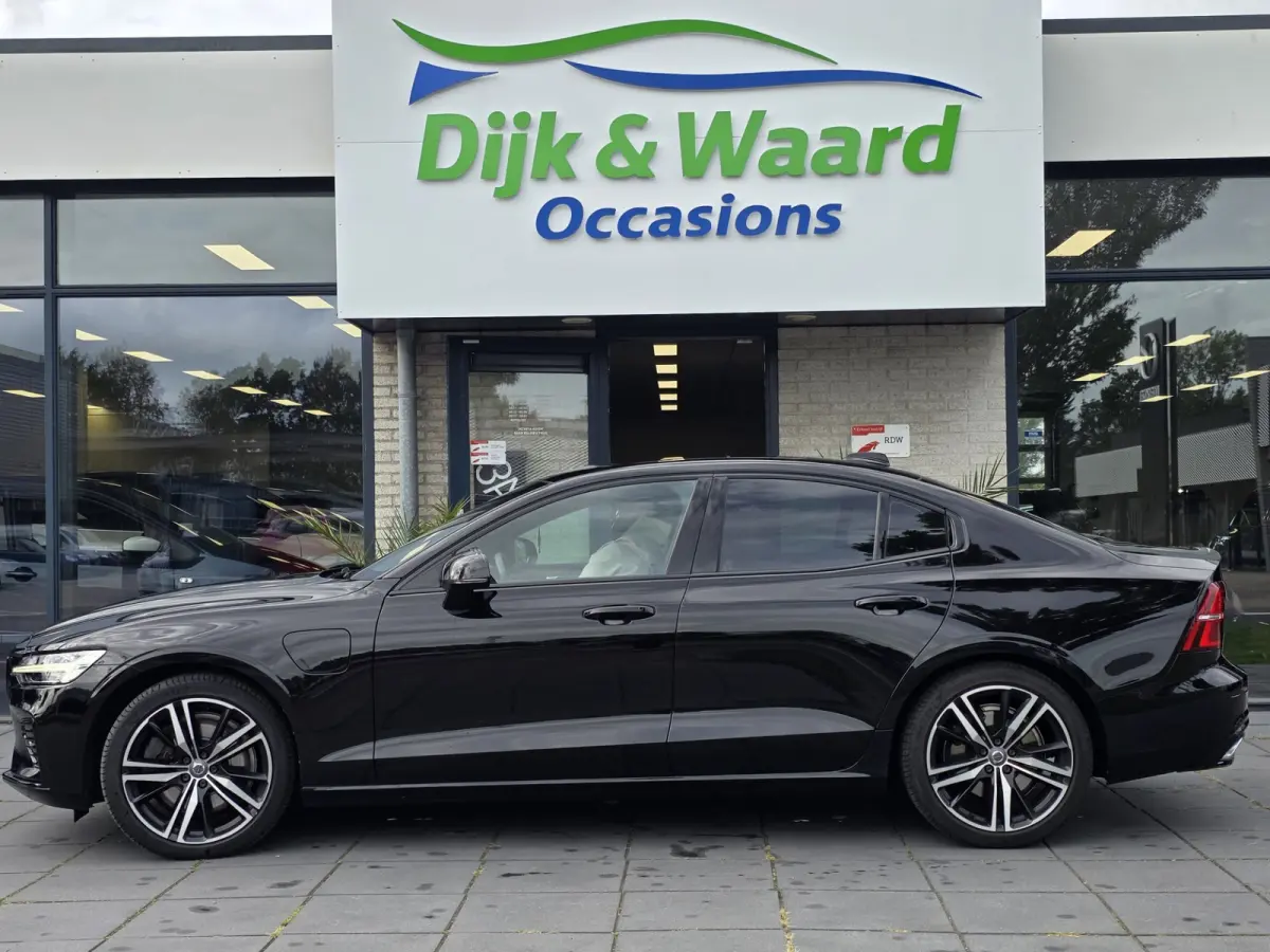 2.0 Recharge T8 AWD R-Design Plug-in hybrid – 390 pk – Pano – Leder
