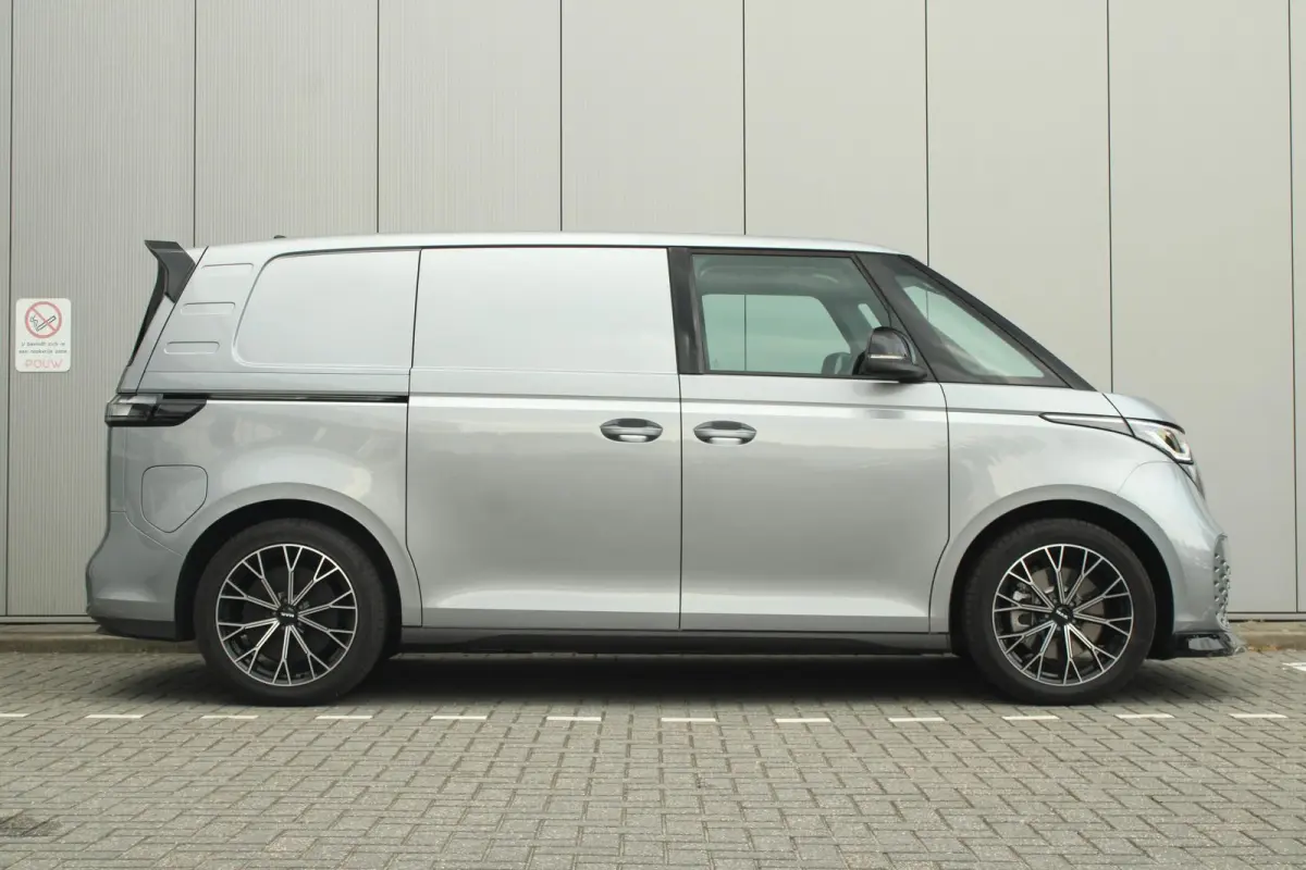 286pk 79 kWh | 20" Velgen | Trekhaak | Assistentie Pakket