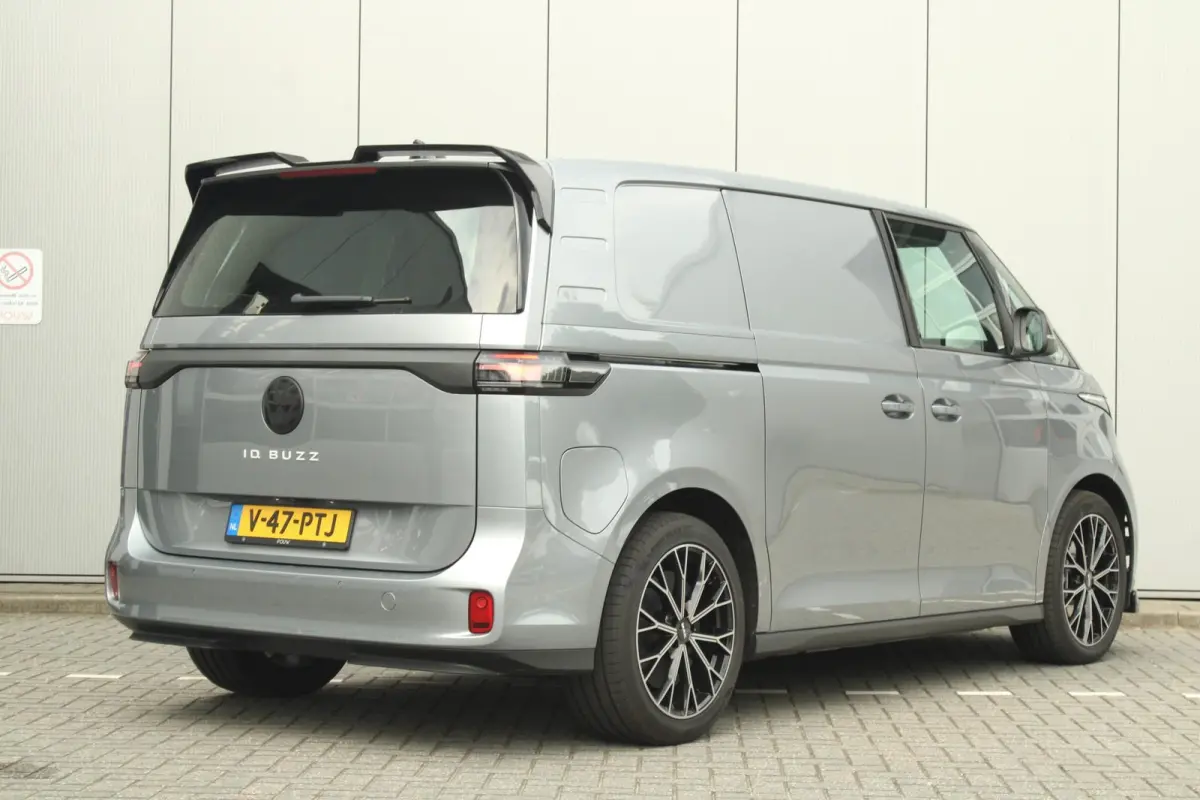 286pk 79 kWh | 20" Velgen | Trekhaak | Assistentie Pakket