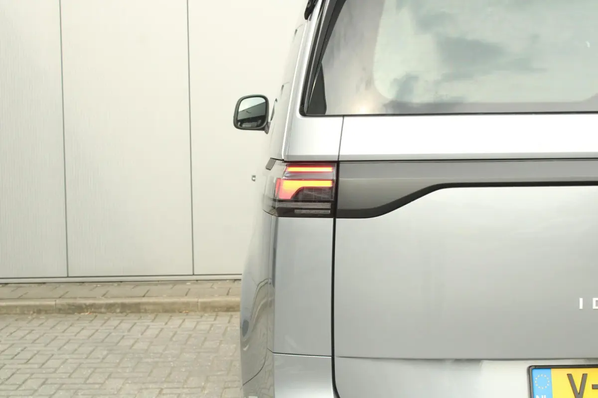 286pk 79 kWh | 20" Velgen | Trekhaak | Assistentie Pakket