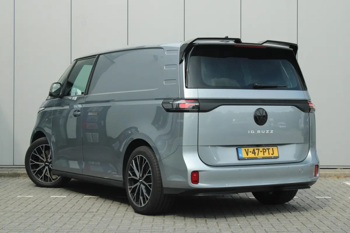 286pk 79 kWh | 20" Velgen | Trekhaak | Assistentie Pakket