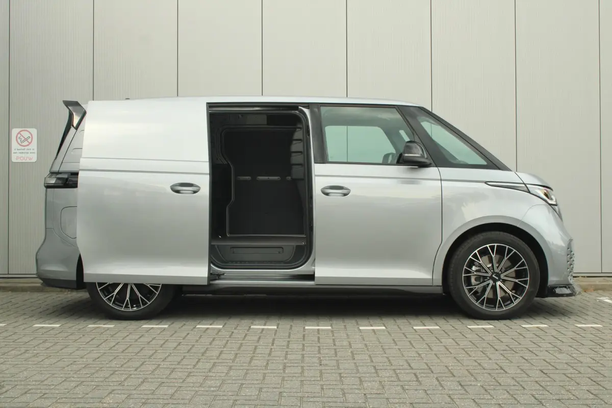 286pk 79 kWh | 20" Velgen | Trekhaak | Assistentie Pakket