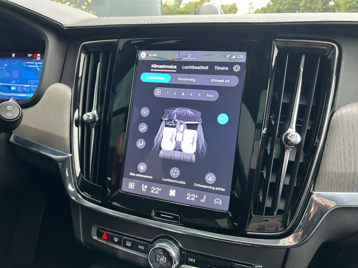 2.0 T8 Plug-in hybrid AWD Ultra Dark | Luchtvering | Massage | Bowers&Wilkins | SoH97% | HU-Display |