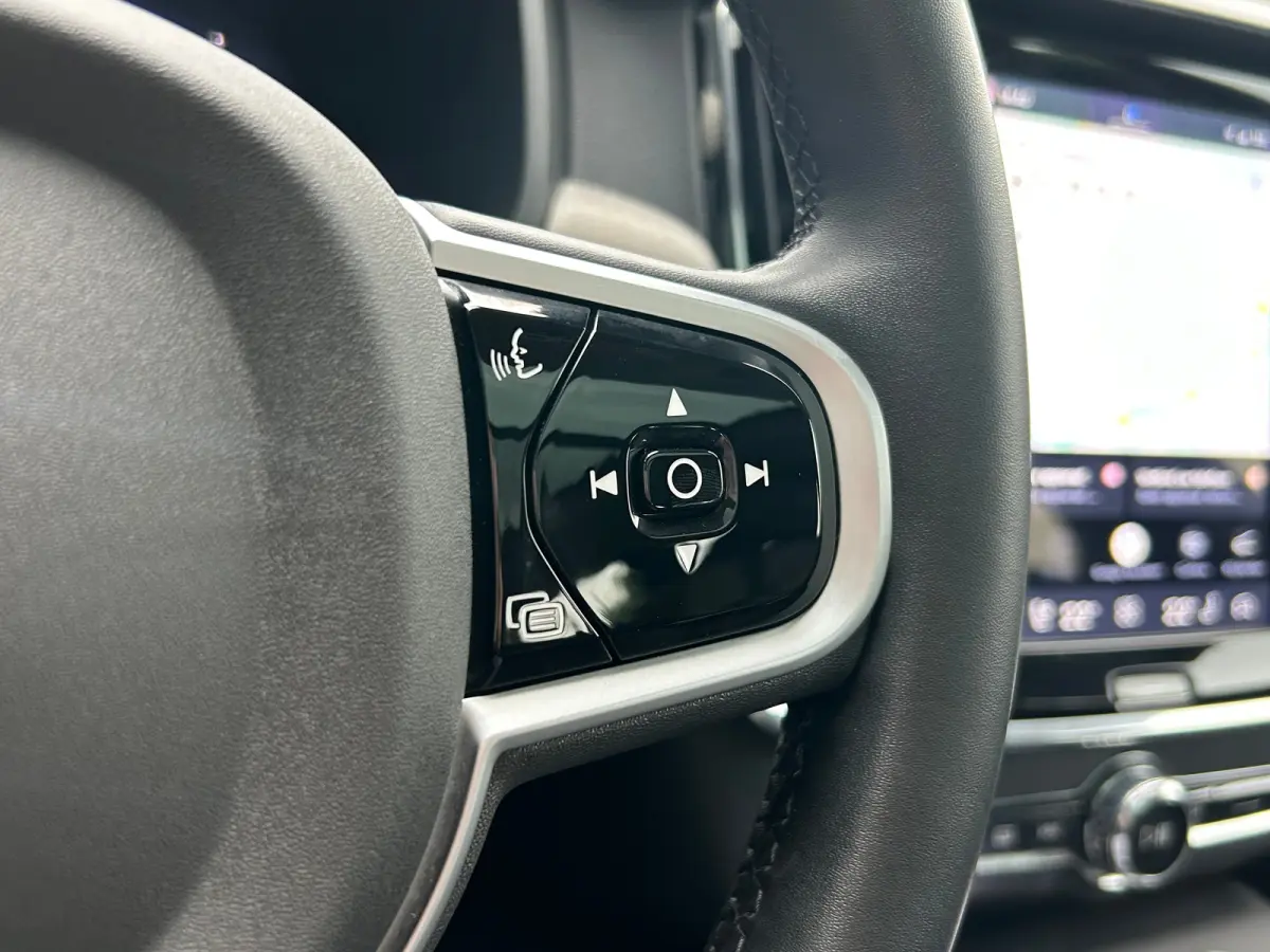 2.0 T8 Plug-in hybrid AWD Ultra Dark | Luchtvering | Massage | Bowers&Wilkins | SoH97% | HU-Display |