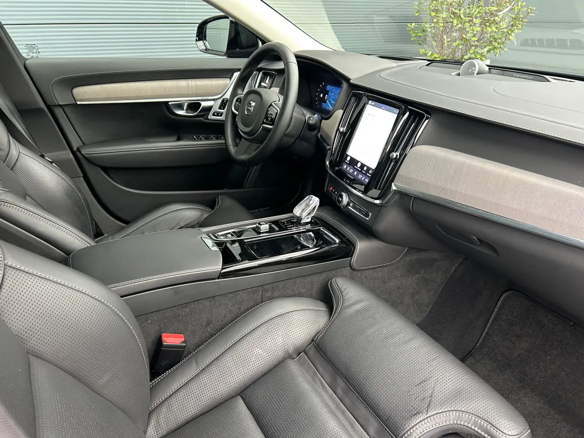 2.0 T8 Plug-in hybrid AWD Ultra Dark | Luchtvering | Massage | Bowers&Wilkins | SoH97% | HU-Display |